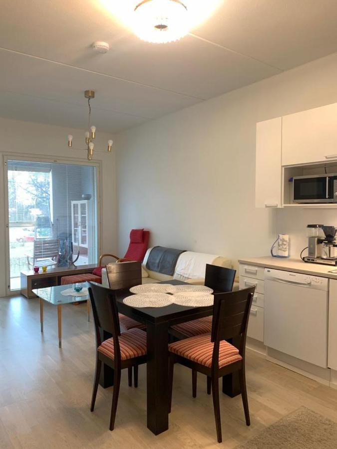 Modern Apartment Nearby Airport Vantaa Bagian luar foto